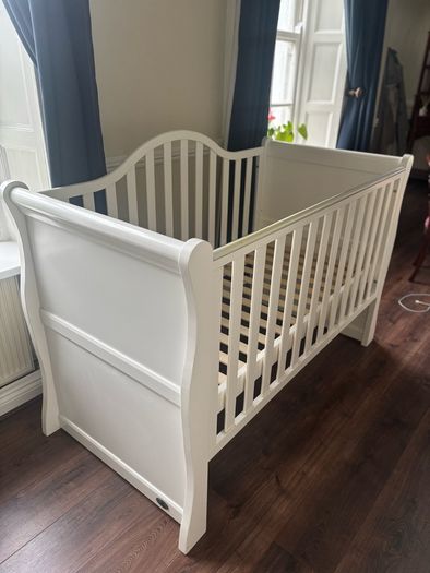 Sleigh bed cot bed