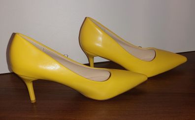 High heal  shoes- Yellow
