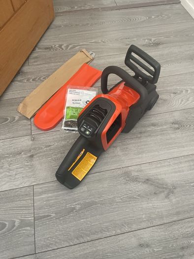 Husqvarna 230i chain saw