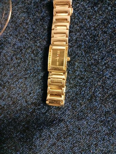 tommy hillfiger watch