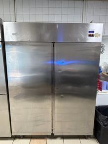 Commercial 2 door freezer
