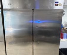 Commercial 2 door freezer