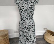 Brand new Billie & Blossom dress size 8