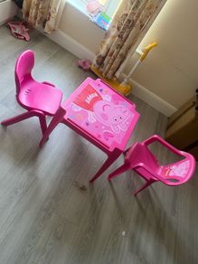 kids table and chair