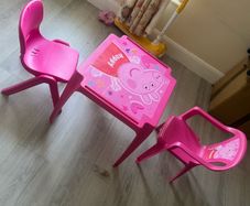 kids table and chair
