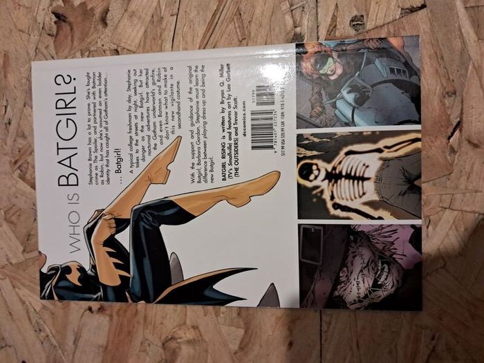 Graphic novel - Batgirl rising tpb