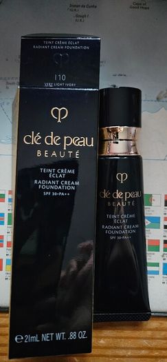 Cle De Peau Radiant Cream Foundation SPF30 PA++ in Shade I01