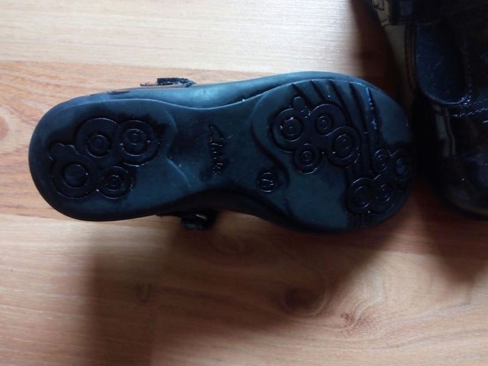 Girls clarks shoes junior 7.5f