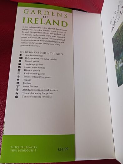 Gardens of Ireland/ A Touring Guide to over 100 Gardens/ 2001