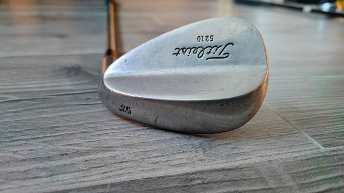 Golf Wedge Titleist 52 Degree with Thick Grip