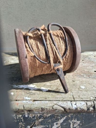 Jute Twine Spool with Iron shears
