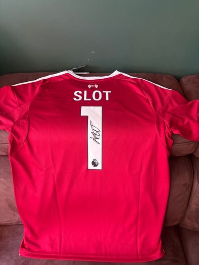 Arne Slot signed Liverpool jersey