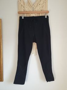 Sweaty Betty Cropped Leggins Size Medium