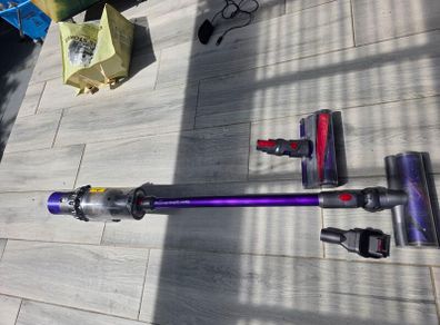 Dyson v10