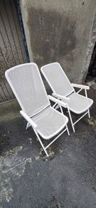 2 Adjustable chair