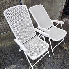 2 Adjustable chair