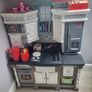 childs kitchen comes with accessories Image 2