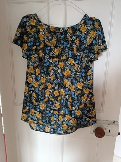 Wallis Top size 10