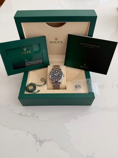 Rolex Explorer ref. 124270 full set