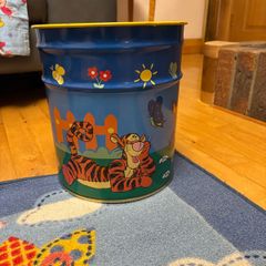 Winnie the pooh Bin