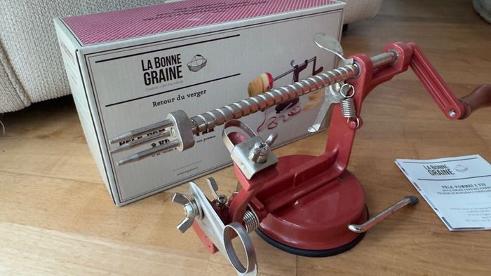 Apple Peeler, Corer and Slicer
