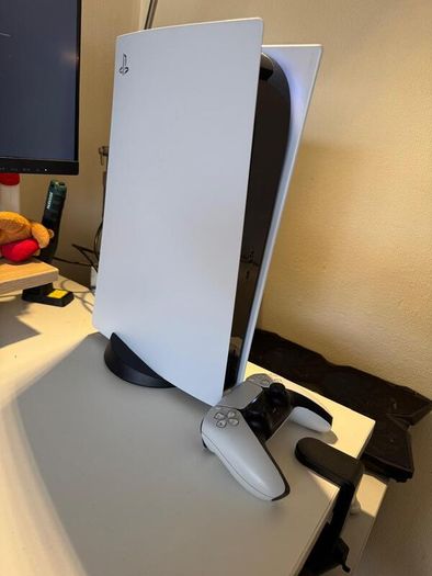 ps5 disc edition 825gb with controller and stand