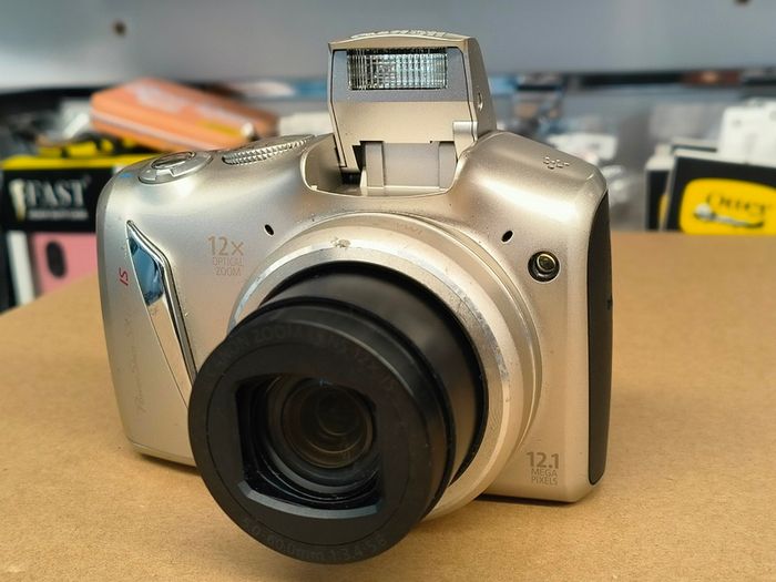 Canon PowerShot SX130 IS Gold 12.1MP 12X Optical Zoom