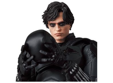 Mafex no. 188 The Batman Robert Pattinson