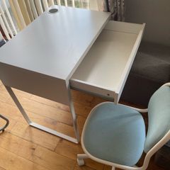 Children's desk chair