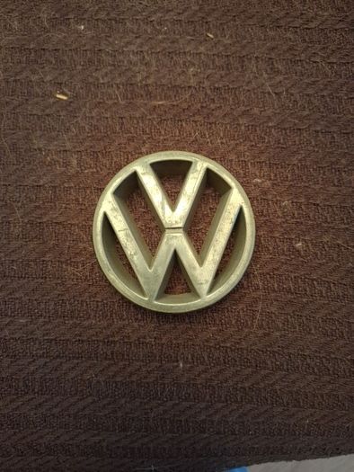 VW Golf emblem