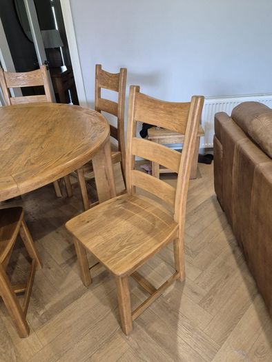 5ft Round Solid Oak Dining Table & 6 Solid Chairs