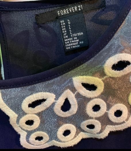FOREVER21 Navy Embroidery Applique Collar size L