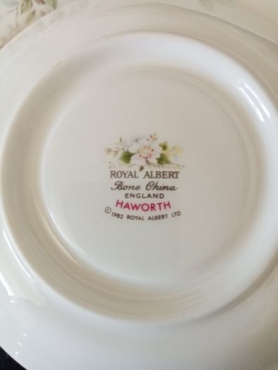 Immaculate Royal Albert Haworth Tea Set