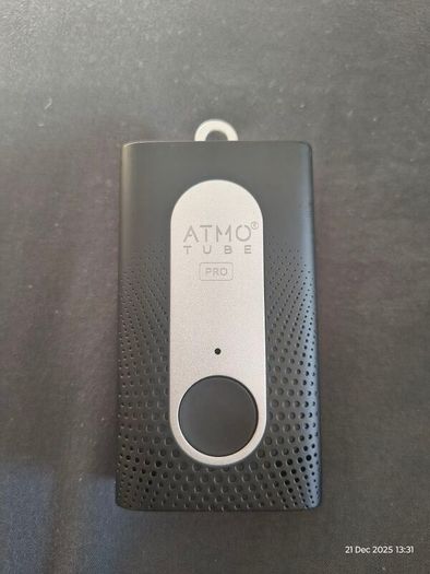 RRP eur 200 . Barely used (+ new original box) portable air quality monitor Atmotube Pro + phone app