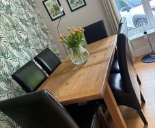 Dining table & 6 Chairs