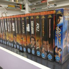 James Bond 19 Movie VHS Collection