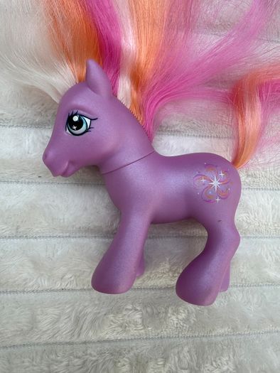 Vintage My Little Pony Twinkle Twirl Purple Stars Hasbro 2004 G3 Used Please see pictures