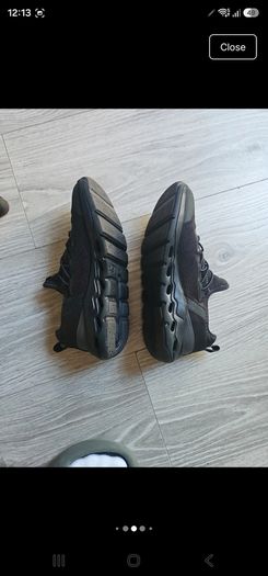 Genuine boys On Cloud trainers