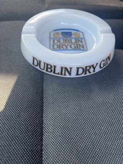 Dublin dry gin ash tray