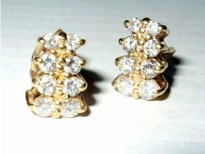 Vintage 18K Yellow Gold Diamond Cluster Earrings