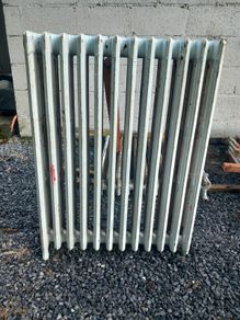 4 cast iron radiators 2 sold