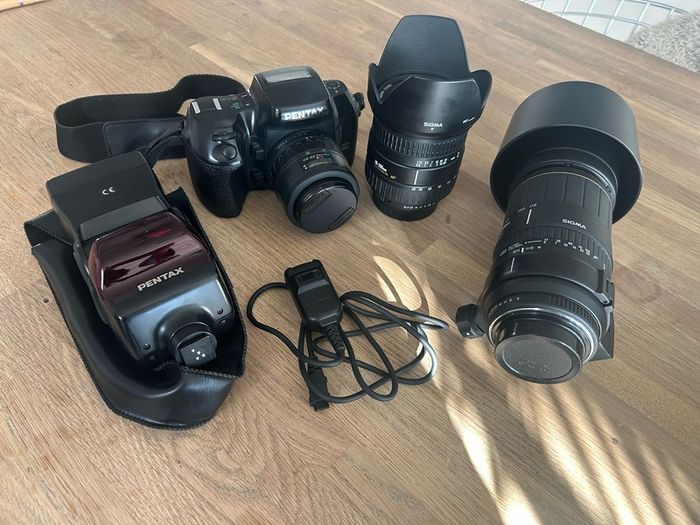 Pentax Z-1p. Autofocus 35mm SLR with lenses, Pentax AF500FTZ flash and accessories