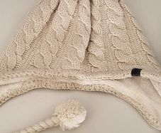 The North Face cable knit fur lined bobble hat with tassels Rrp 60 ( New)