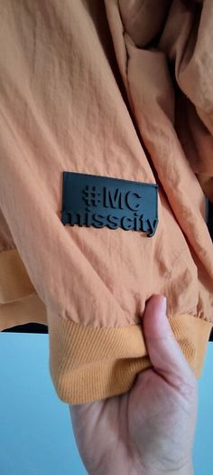 Slogan jumper, one size. L. 14-16