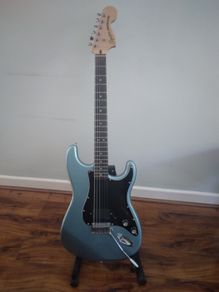 Squier Affinity Strat with EMG H4A (passive)
