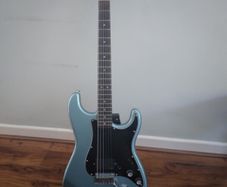 Squier Affinity Strat with EMG H4A (passive)