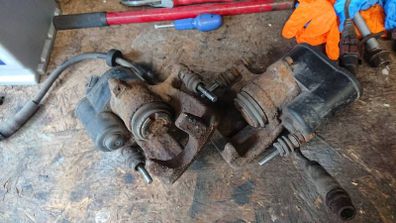Audi a6 c6 2.0tdi rear brake calipers. Leather interior Winter tyres parts 4 breaking