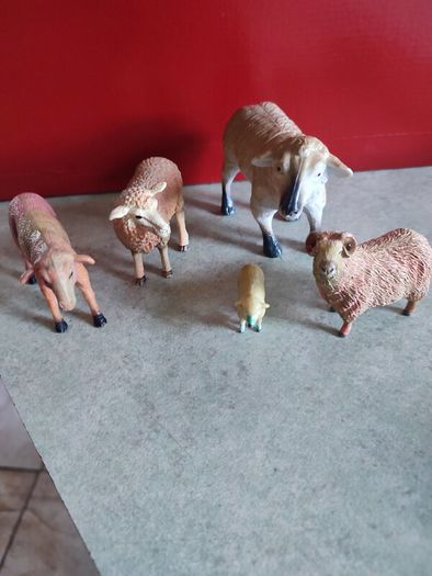 Lot Of 5 Cheaps Miniature Small Hard Plastic Farm Animals Toys.