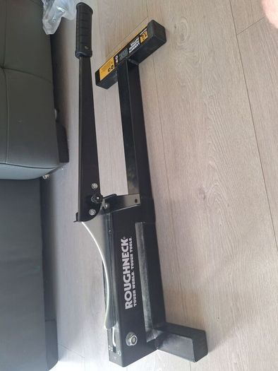 Laminate cutter (guillotine)