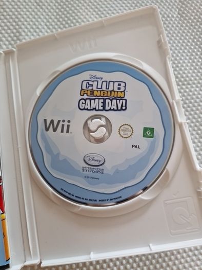 Disney Club Penguim Game day Nintendo Wii Games Original